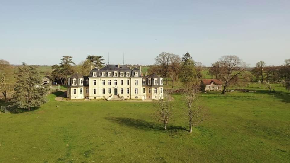 Hotel chambre romantique dans le château de la Bouchatte à Chazemais Extérieur photo