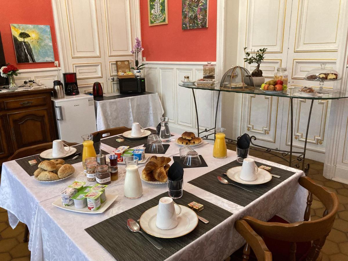 Hotel chambre romantique dans le château de la Bouchatte à Chazemais Extérieur photo