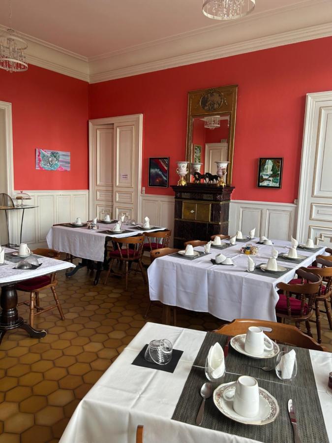 Hotel chambre romantique dans le château de la Bouchatte à Chazemais Extérieur photo